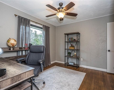 812 East Drive - Photo Thumbnail 21