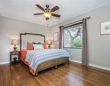812 East Drive - Photo Thumbnail 19