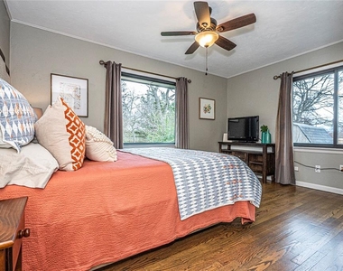 812 East Drive - Photo Thumbnail 17