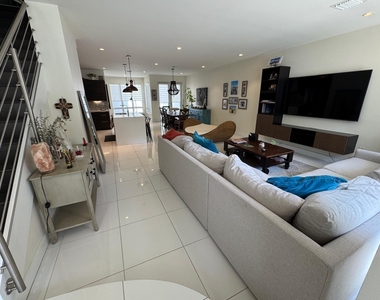 6461 Nw 103rd Passage - Photo Thumbnail 4