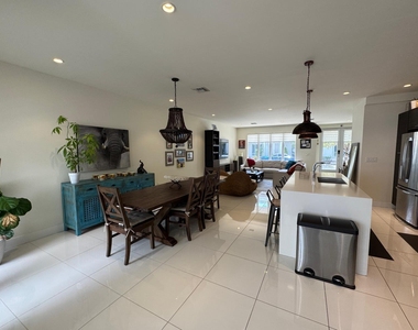 6461 Nw 103rd Passage - Photo Thumbnail 7