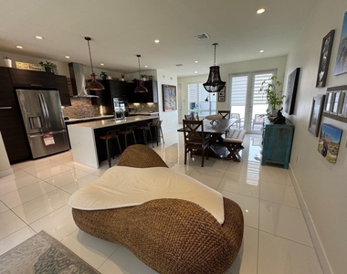 6461 Nw 103rd Passage - Photo Thumbnail 5