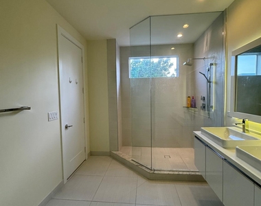 6461 Nw 103rd Passage - Photo Thumbnail 40