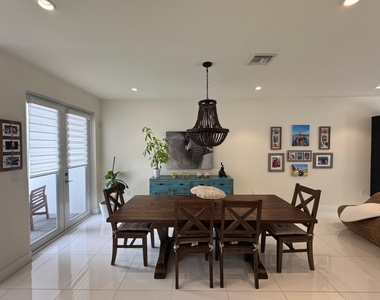 6461 Nw 103rd Passage - Photo Thumbnail 11