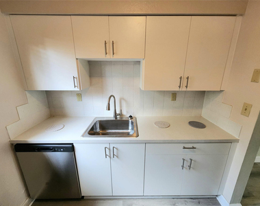 2607 Ne 8th Avenue - Photo Thumbnail 2