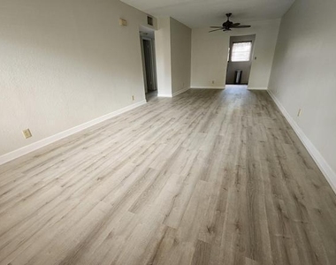 2607 Ne 8th Avenue - Photo Thumbnail 14