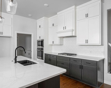 800 Firefork Avenue - Photo Thumbnail 10