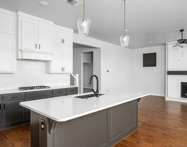 800 Firefork Avenue - Photo Thumbnail 13
