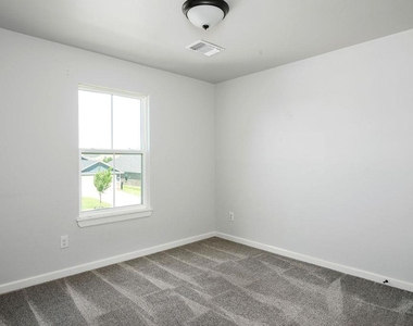 800 Firefork Avenue - Photo Thumbnail 33