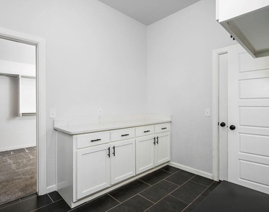 800 Firefork Avenue - Photo Thumbnail 18