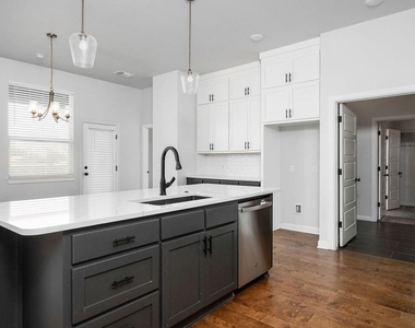 800 Firefork Avenue - Photo Thumbnail 8