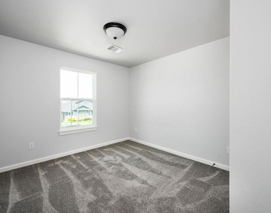 800 Firefork Avenue - Photo Thumbnail 29