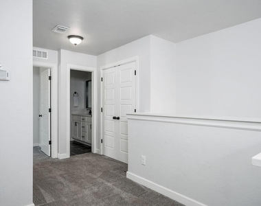 800 Firefork Avenue - Photo Thumbnail 32