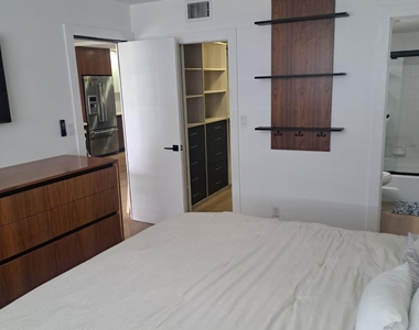 4502 N Federal Highway - Photo Thumbnail 13