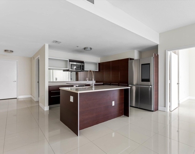 1900 N Bayshore Drive - Photo Thumbnail 3