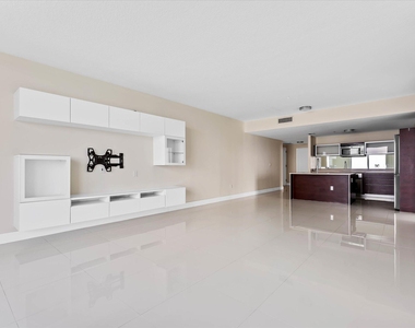 1900 N Bayshore Drive - Photo Thumbnail 5