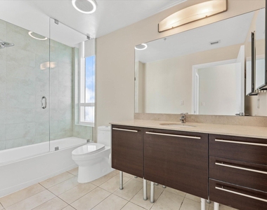 1900 N Bayshore Drive - Photo Thumbnail 10