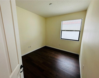 3512 Sw 93rd Avenue - Photo Thumbnail 16