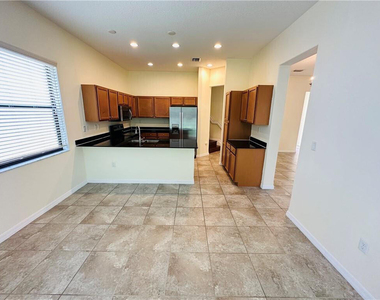3512 Sw 93rd Avenue - Photo Thumbnail 4
