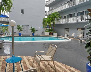 1818 Rodman Street - Photo Thumbnail 8