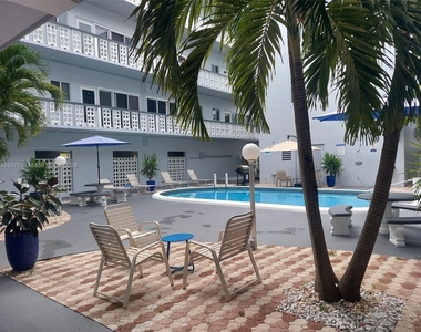 1818 Rodman Street - Photo Thumbnail 5