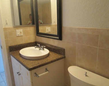 405 N Cypress Drive - Photo Thumbnail 6