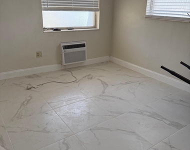 841 Nw 39th Street - Photo Thumbnail 1