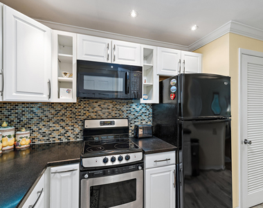 4 Westwood Avenue - Photo Thumbnail 15