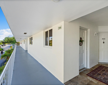 4 Westwood Avenue - Photo Thumbnail 1
