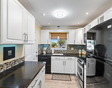 4 Westwood Avenue - Photo Thumbnail 13