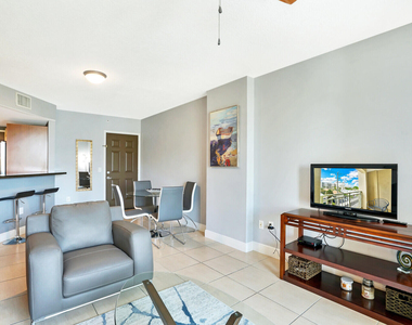 610 Clematis Street - Photo Thumbnail 3