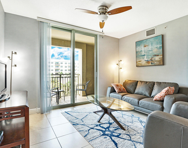 610 Clematis Street - Photo Thumbnail 4