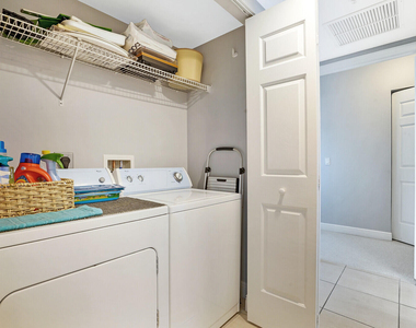 610 Clematis Street - Photo Thumbnail 9