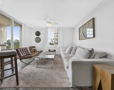 520 Se 5th Ave - Photo Thumbnail 2