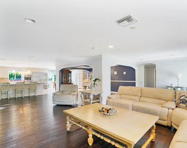 17 E Ocean Avenue - Photo Thumbnail 5