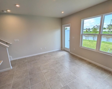 106 Savannah Lakes Boulevard - Photo Thumbnail 7