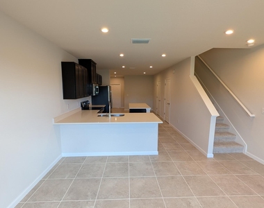 106 Savannah Lakes Boulevard - Photo Thumbnail 8