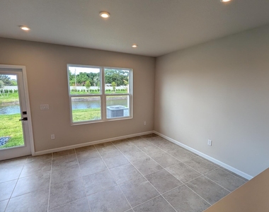 106 Savannah Lakes Boulevard - Photo Thumbnail 6