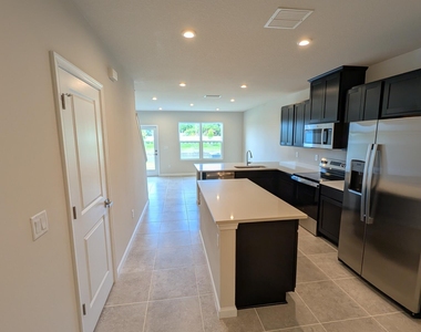 106 Savannah Lakes Boulevard - Photo Thumbnail 2