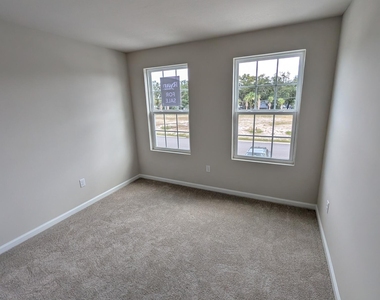 106 Savannah Lakes Boulevard - Photo Thumbnail 15