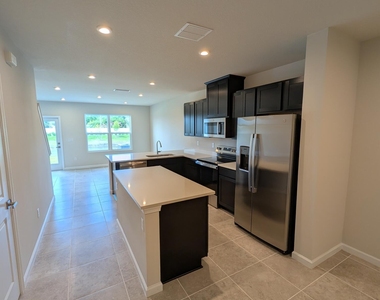 106 Savannah Lakes Boulevard - Photo Thumbnail 1