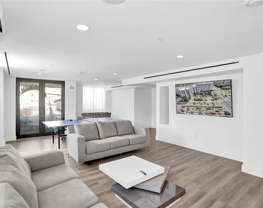 100 N Federal Highway - Photo Thumbnail 6