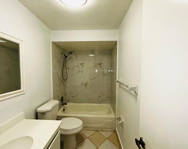 11983 Shakerwood Lane - Photo Thumbnail 35