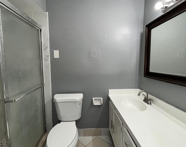 11983 Shakerwood Lane - Photo Thumbnail 23