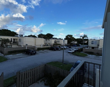 11983 Shakerwood Lane - Photo Thumbnail 28