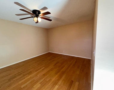 11983 Shakerwood Lane - Photo Thumbnail 20