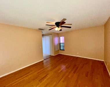 11983 Shakerwood Lane - Photo Thumbnail 21