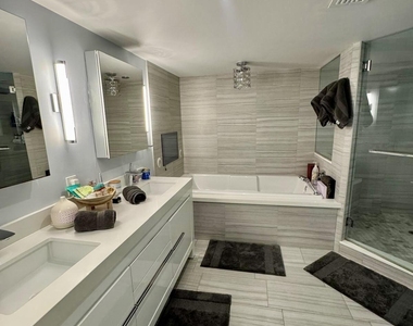 3100 Ne 47th Court - Photo Thumbnail 30