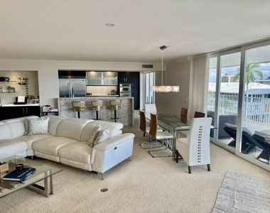 3100 Ne 47th Court - Photo Thumbnail 3