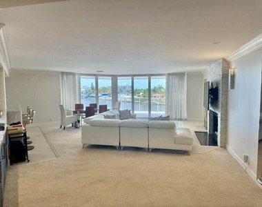 3100 Ne 47th Court - Photo Thumbnail 6